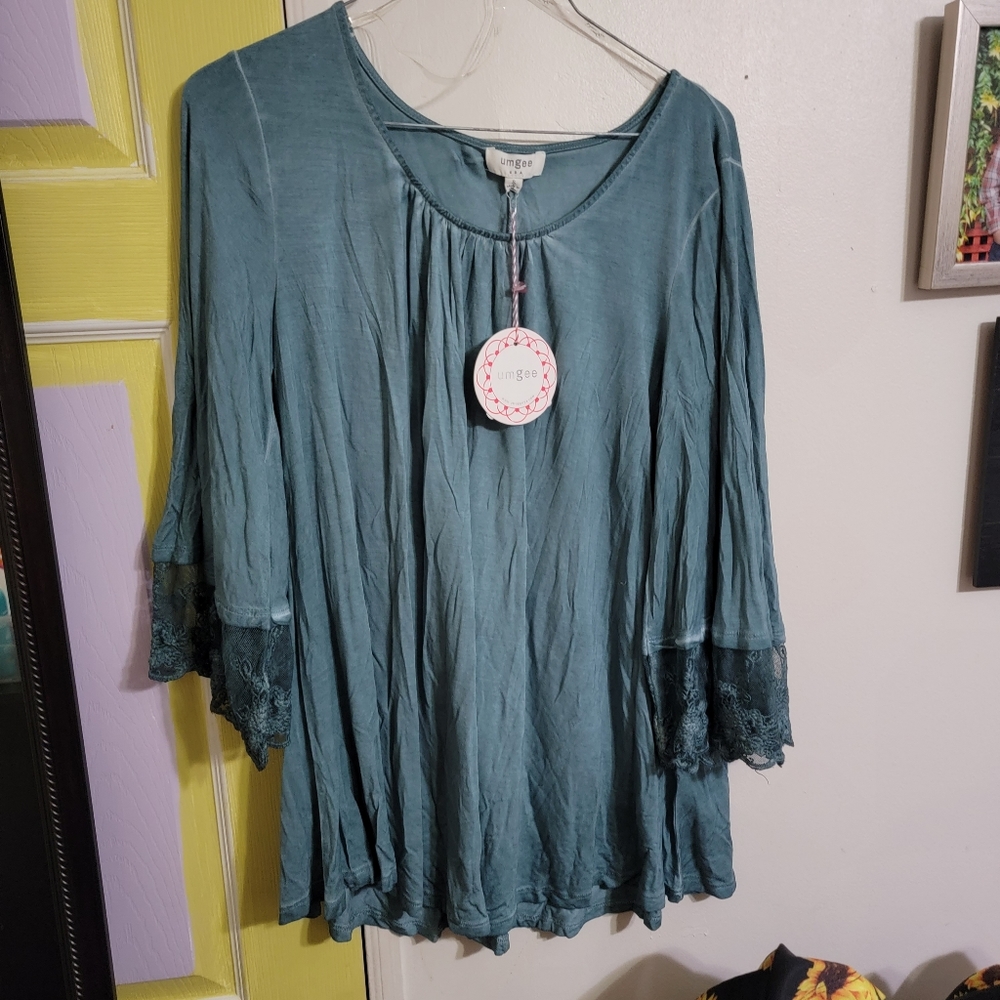 Blouse small nwt
